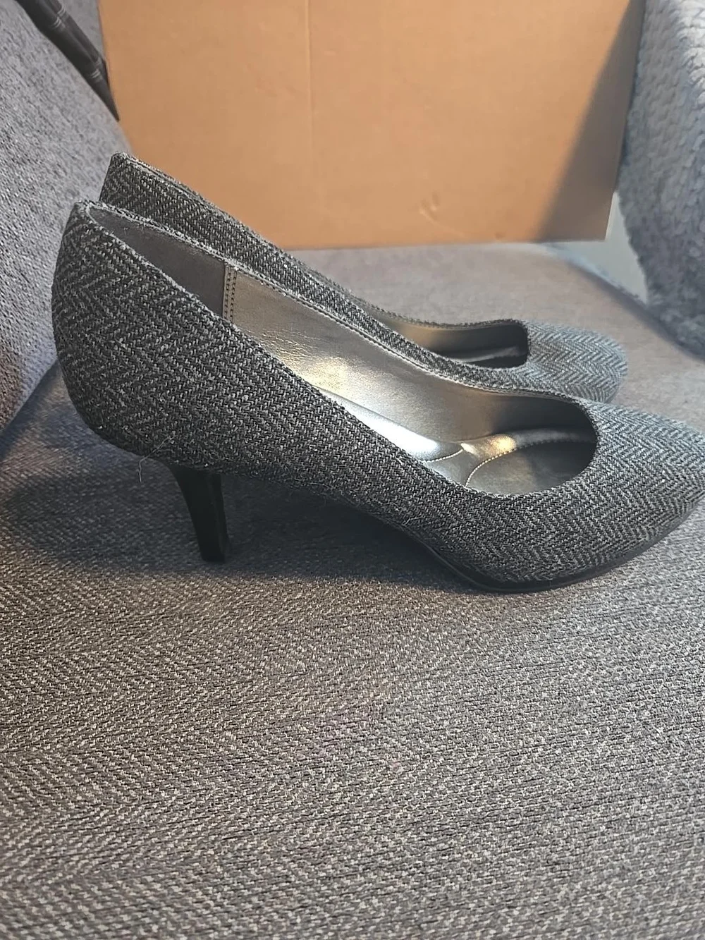 Kelly & Katie Women’s Size 8.5 Gray Black Herringbone Tweed Pumps Heels
